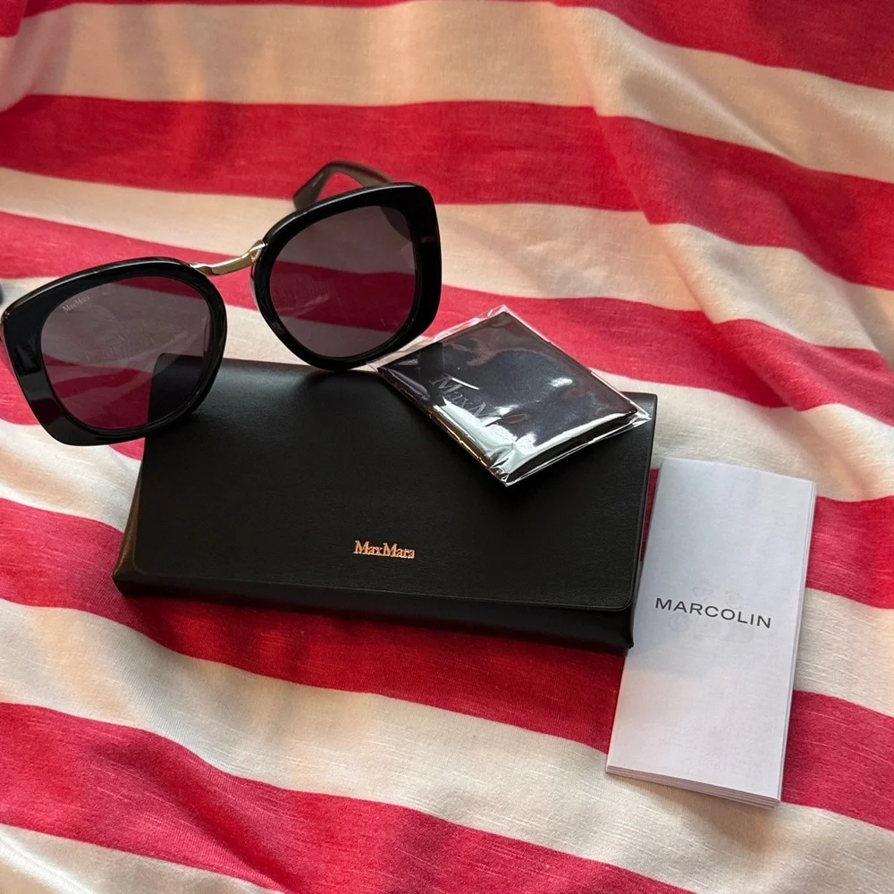 MaxMara 55mm Black Vintage Inspired Rounded Sunglasses with Dark Lenses NIC